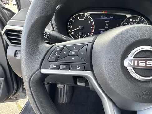 Used 2025 Nissan Altima 2.5 SV image 40