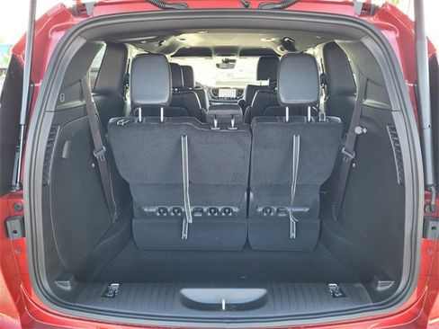 New 2026 Chrysler Pacifica Select image 16