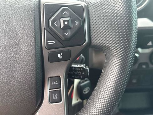 Used 2021 Toyota Tacoma SR5 AWD/4WD image 22