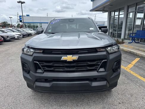 Used 2025 Chevrolet Colorado W/T w/ WT Custom Package RWD image 2