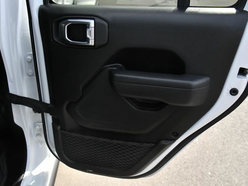 Used 2024 Jeep Wrangler Willys image 42