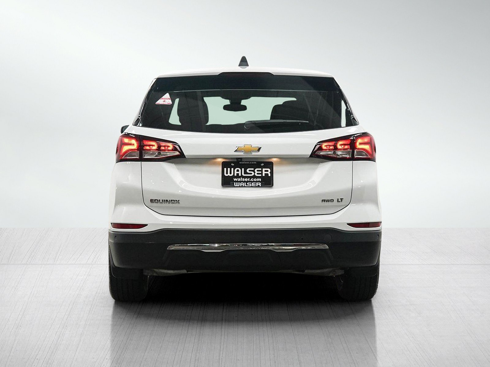 Used 2024 Chevrolet Equinox LT AWD/4WD image 4