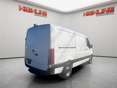 Used 2021 Mercedes-Benz Sprinter 2500 image 5