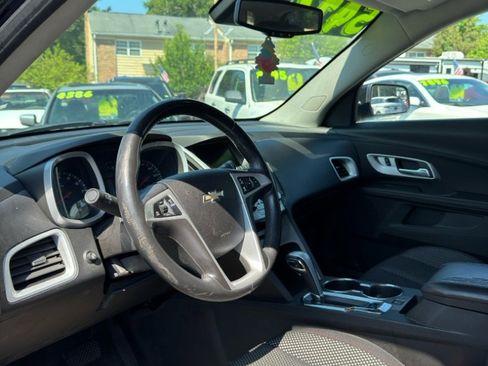 Used 2012 Chevrolet Equinox LT w/ Driver Convenience Package image 2