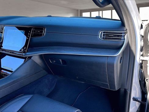 Used 2024 Jeep Wagoneer L Series II image 26