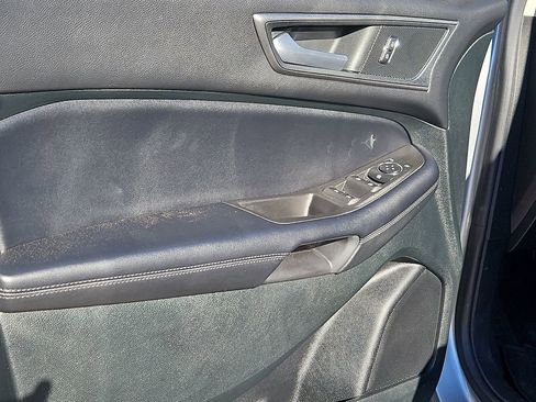 Used 2022 Ford Edge SE image 18