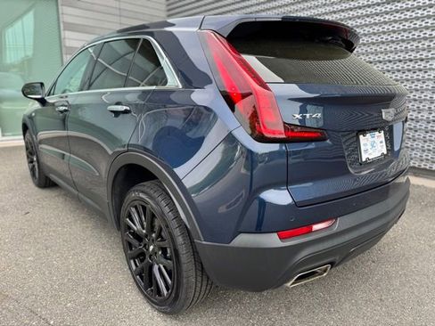 Used 2022 Cadillac XT4 Luxury w/ Cold Weather Package image 3