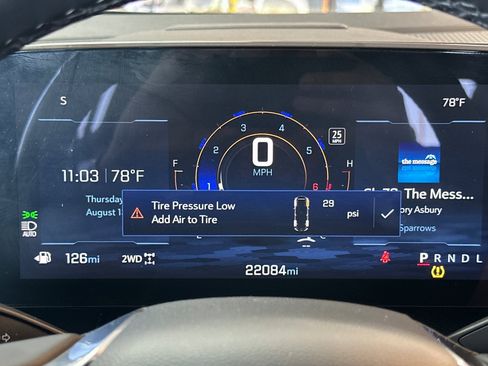 Used 2025 Chevrolet Equinox LT AWD/4WD image 24