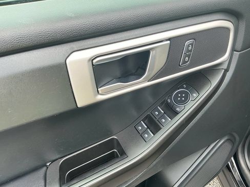 Used 2021 Ford Explorer 2WD image 16