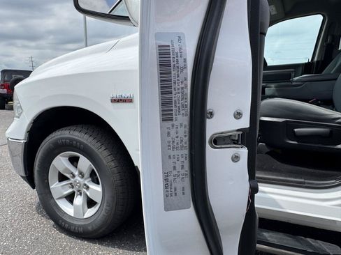 Used 2019 RAM 1500 Classic SLT AWD/4WD image 29