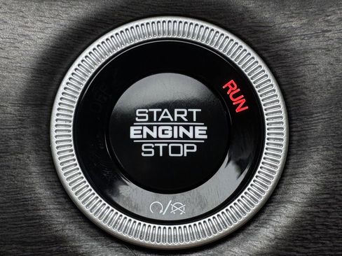 Used 2024 Jeep Grand Cherokee L Limited w/ Luxury Tech Group II image 21