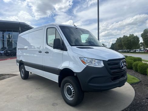 New 2025 Mercedes-Benz Sprinter 2500 image 1