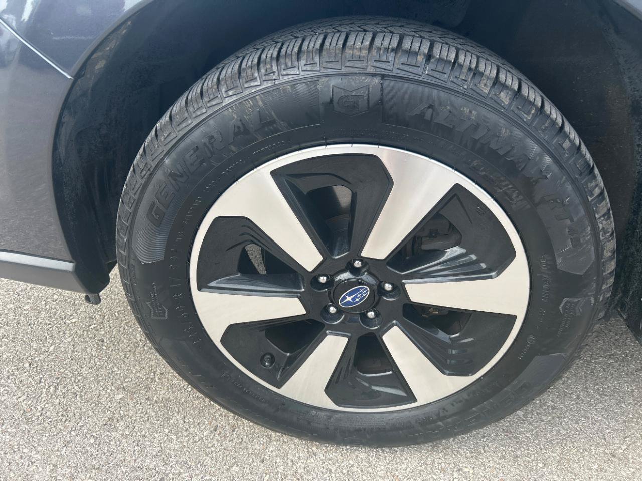Used 2017 Subaru Forester 2.5i Premium AWD/4WD image 11