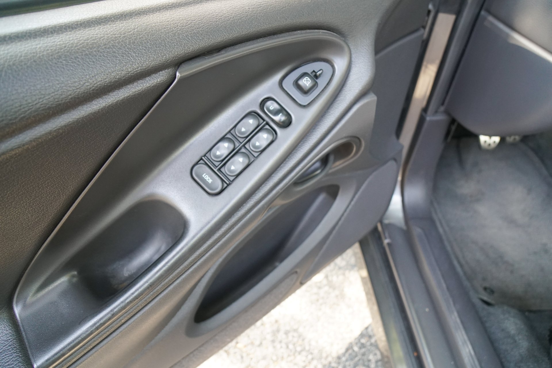 Used 2003 Ford Mustang Cobra RWD image 22
