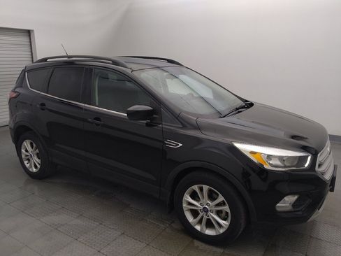 Used 2018 Ford Escape SE w/ SE Sync 3 Package FWD image 11