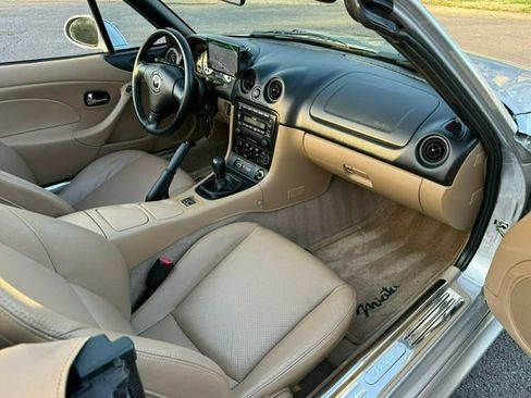 Used 2002 MAZDA MX-5 Miata image 49