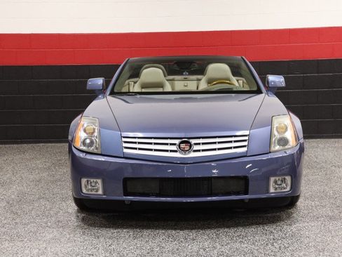 Used 2005 Cadillac XLR RWD image 12