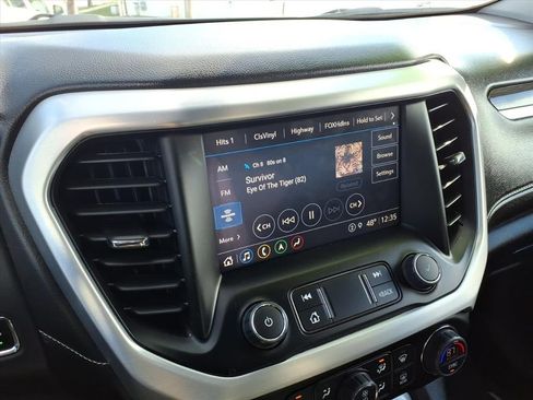 Used 2023 GMC Acadia SLT w/ Elevation Edition image 20