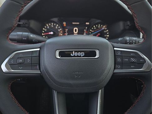 Used 2025 Jeep Compass Trailhawk w/ Sun & Sound Group AWD/4WD image 38