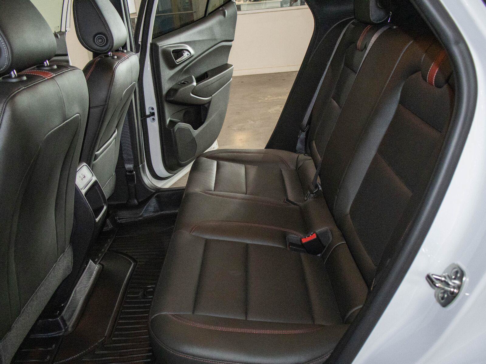 Used 2025 Chevrolet Trax RS w/ Driver Confidence Package FWD image 13