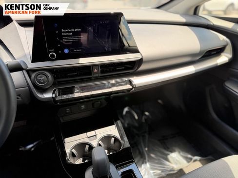 Used 2026 Toyota Prius LE FWD image 20