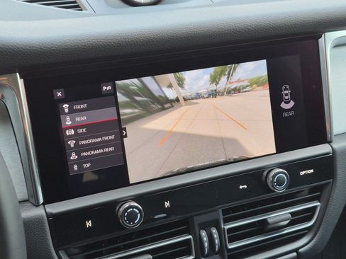 Certified 2026 Porsche Macan AWD/4WD image 19