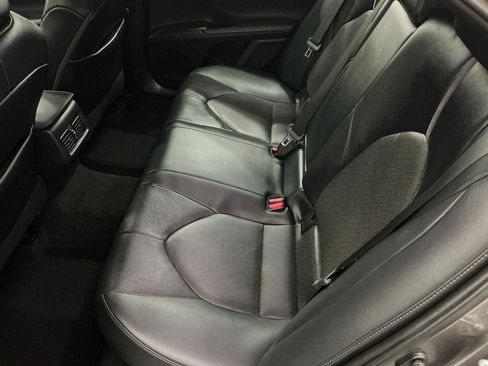 Used 2021 Toyota Camry XLE FWD image 10