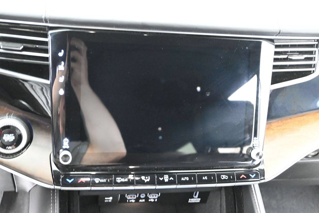 Used 2025 Jeep Grand Wagoneer 4WD image 29