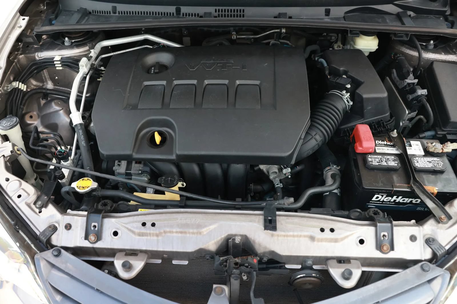 Used 2015 Toyota Corolla LE FWD image 12