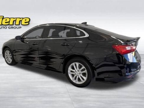 Used 2018 Chevrolet Malibu LT w/ Driver Confidence Package FWD image 2