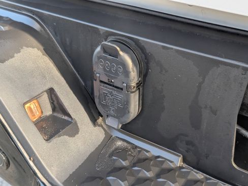 Used 2024 Chevrolet Colorado Trail Boss w/ Advanced Trailering Package image 37