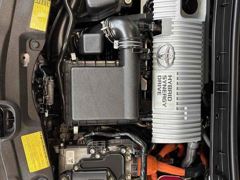 Used 2013 Toyota Prius Three image 25