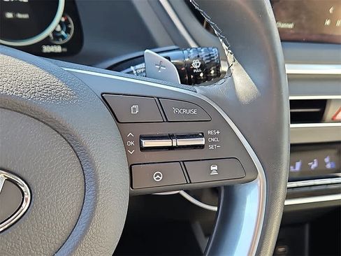 Used 2022 Hyundai Sonata Limited w/ Winter Weather Package image 20