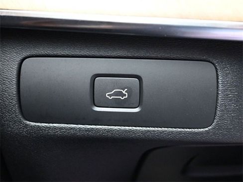 Used 2023 Volvo XC90 B6 Plus w/ Protection Package Premier image 29