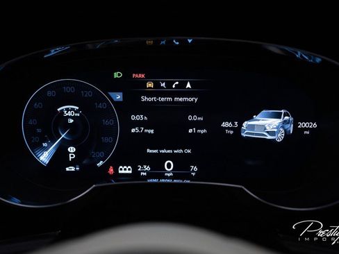 Used 2022 Bentley Bentayga image 58