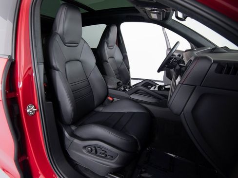 New 2026 Porsche Cayenne GTS image 33
