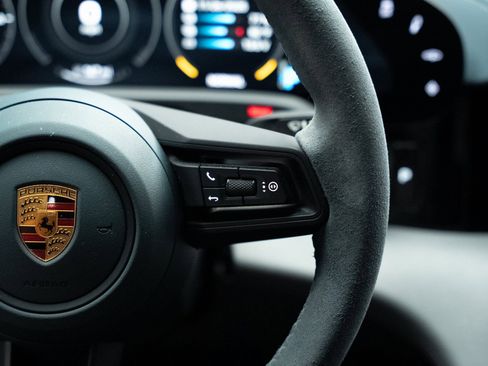 Used 2022 Porsche Taycan 4S image 43