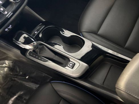 Used 2025 Buick Envista Sport Touring image 42