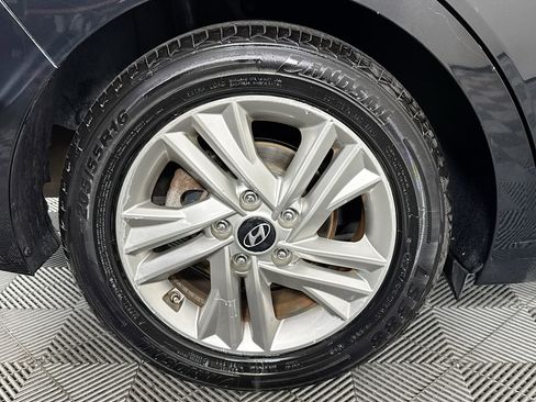 Used 2019 Hyundai Elantra SEL image 31