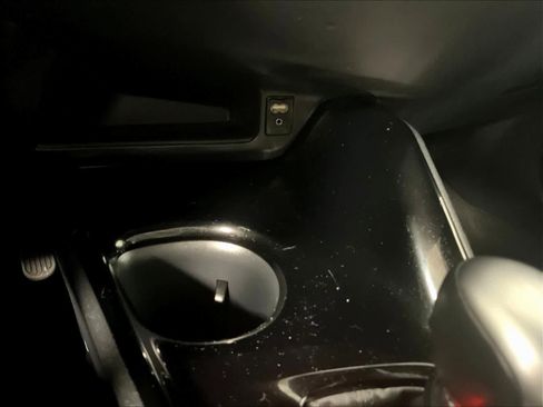 Used 2019 Toyota C-HR XLE image 26