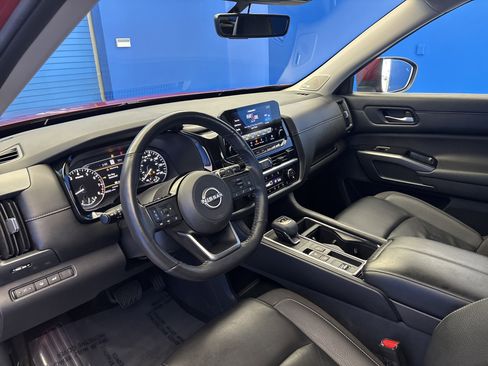 Used 2023 Nissan Pathfinder SL w/ SL Premium Package FWD image 11