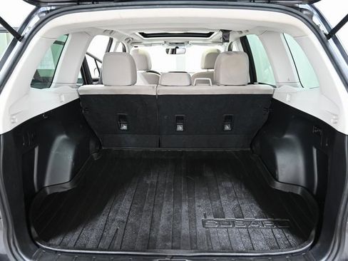 Used 2018 Subaru Forester 2.5i Premium w/ All-Weather Package image 18