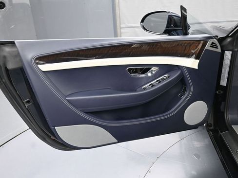Used 2020 Bentley Continental GT image 15