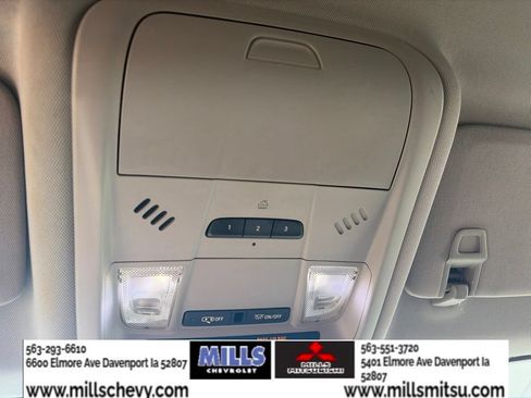 Used 2020 Chevrolet Equinox LT FWD image 17