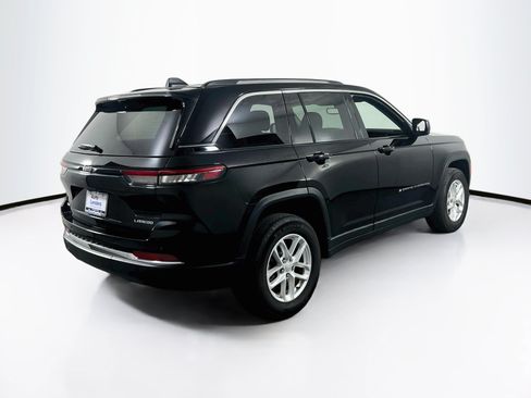Used 2023 Jeep Grand Cherokee Laredo AWD/4WD image 5
