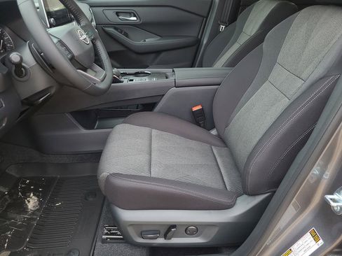 New 2026 Nissan Rogue SV FWD image 11