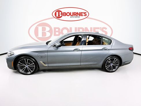 Used 2023 BMW 530e xDrive w/ Executive Package image 9