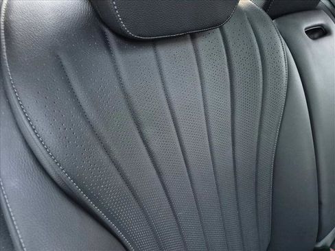 Used 2022 Mercedes-Benz S 500 4MATIC w/ AMG Line Package image 18