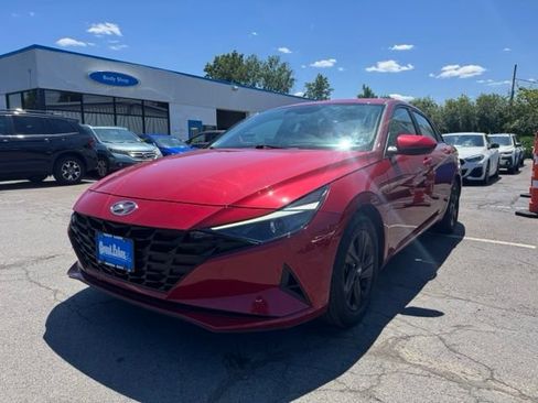 Used 2023 Hyundai Elantra SEL FWD image 6
