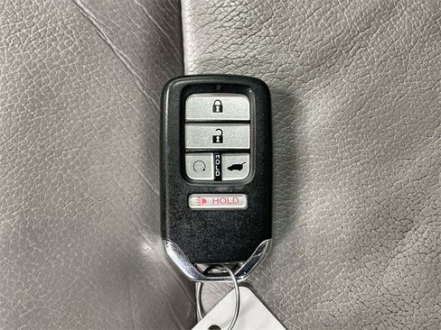 Used 2020 Honda Pilot Touring image 34